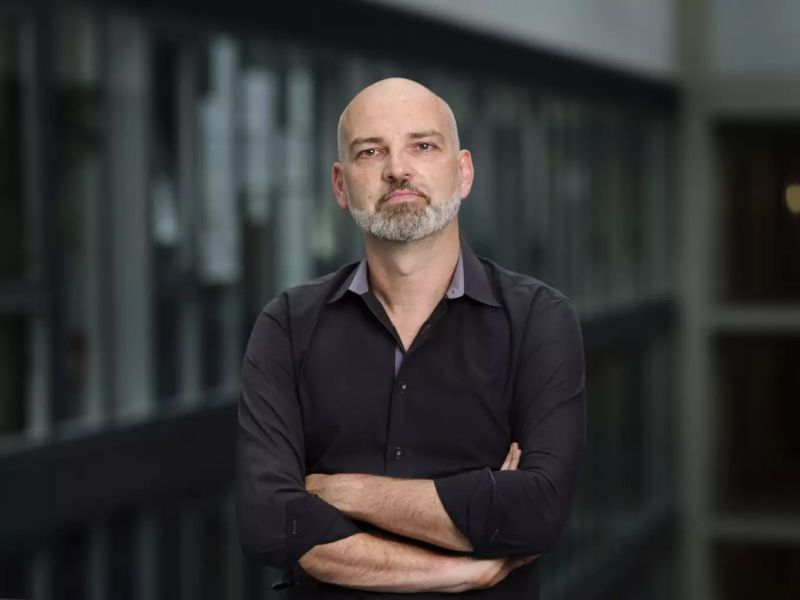 Portrait von  Prof. Dr. Mike S. Sch&auml;fer